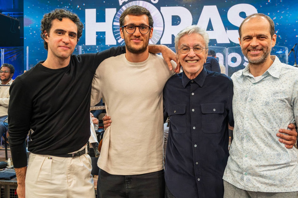 Caetano Veloso Discute Fé Evangélica e Candomblé dos Seus Filhos