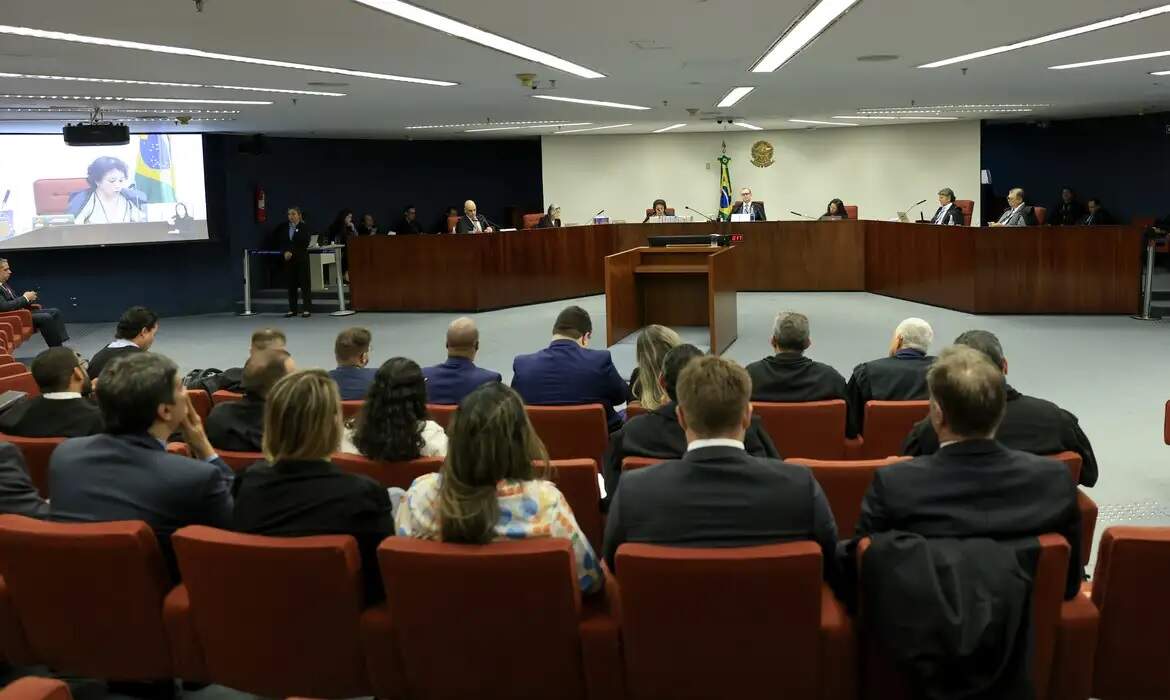 Julgamento dos réus do Núcleo 4 da trama golpista retomado pelo Supremo