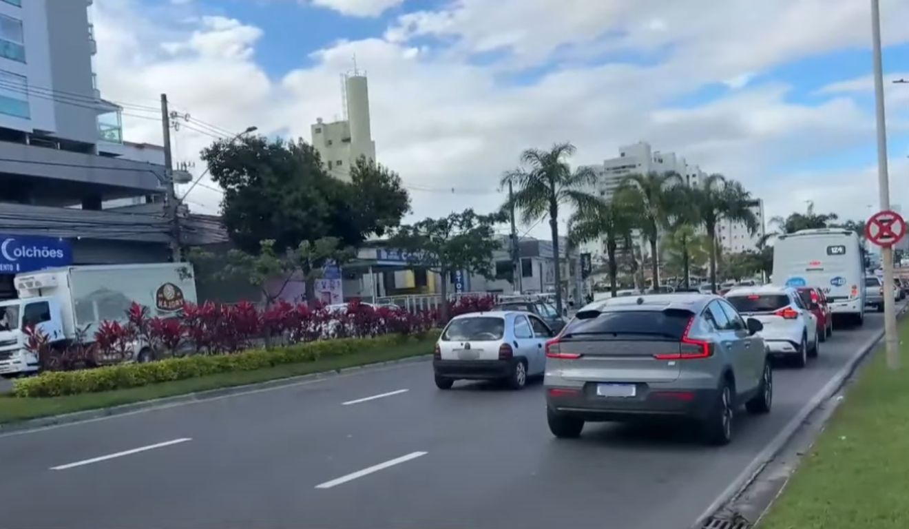 Acidente Fatal na Fernando Ferrari: Motociclista Morre em Colisão