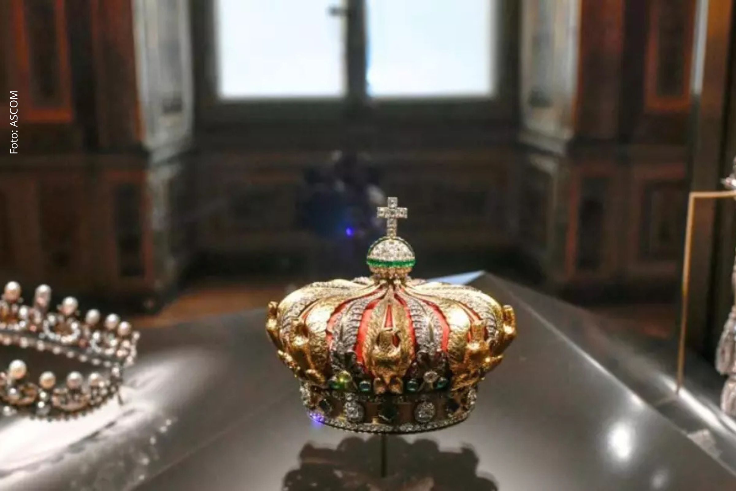 Diretora do Louvre Comparece ao Senado Após Exposição de Falhas de Segurança em Roubo Cinematográfico