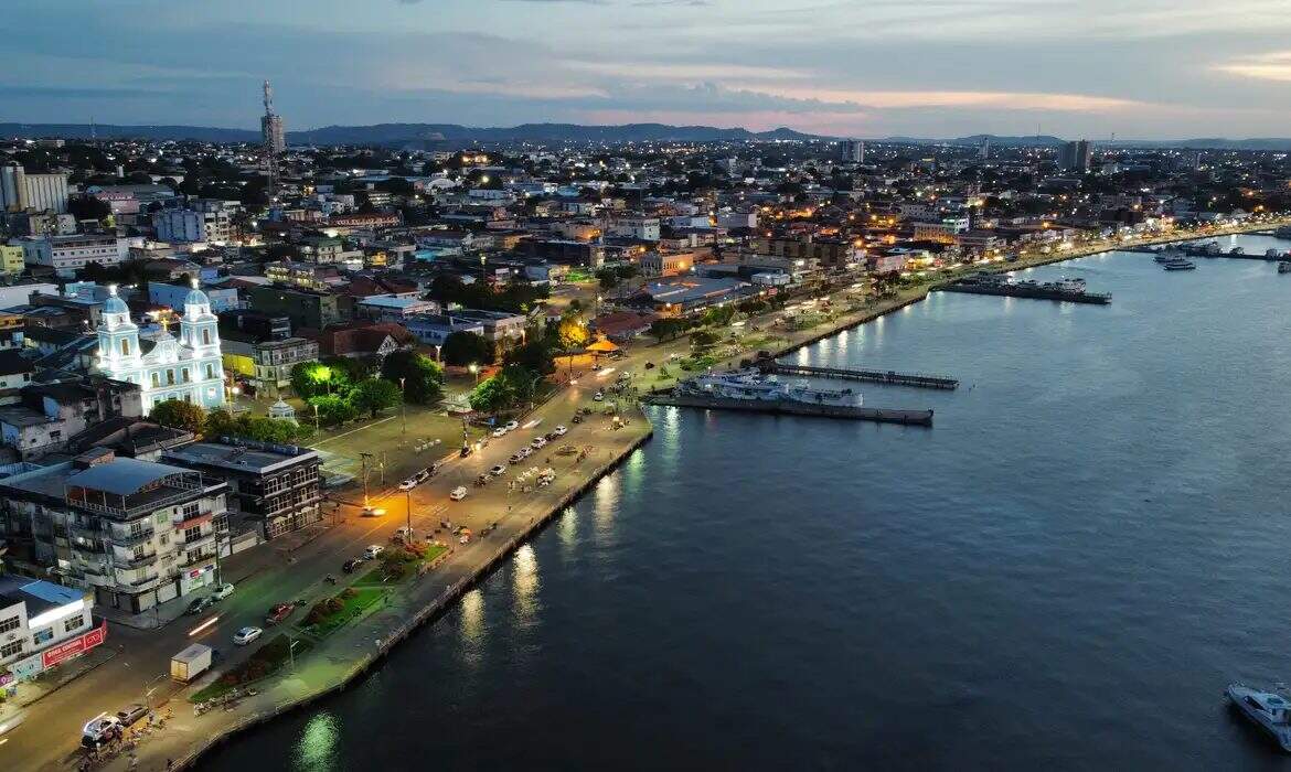 Escolha entre Biodiversidade e Petróleo: Hipocrisia à Beira da Amazônia