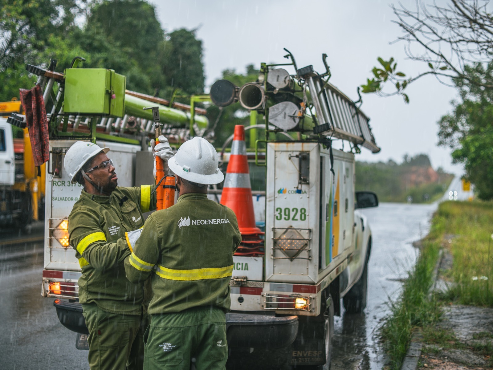 Neoenergia Coelba Aumenta Equipes em Salvador e RMS em Resposta ao Alerta de Temporal