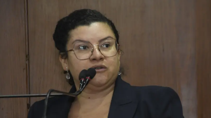 Vereadora Jailma Carvalho Rompe com Cícero Lucena: Comentários de Odon Bezerra Sobre a Decisão