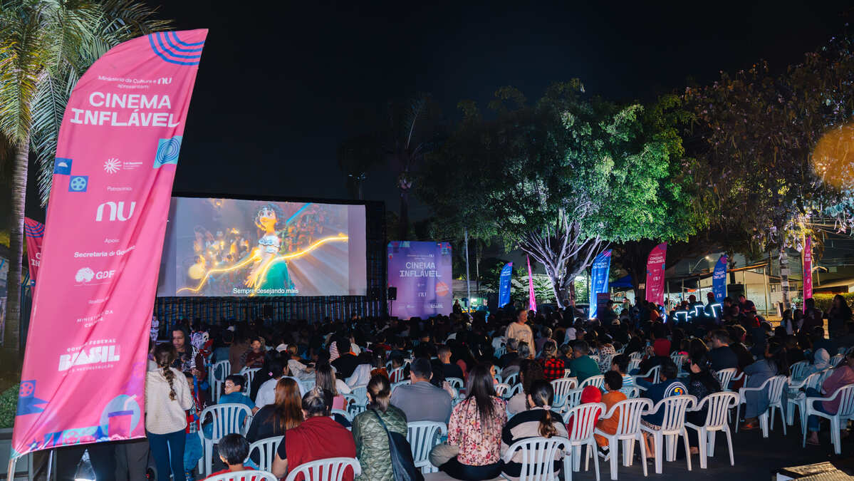 Cinema Inflável Gratuito ao Ar Livre: Programação na Nova Cidade da Bahia