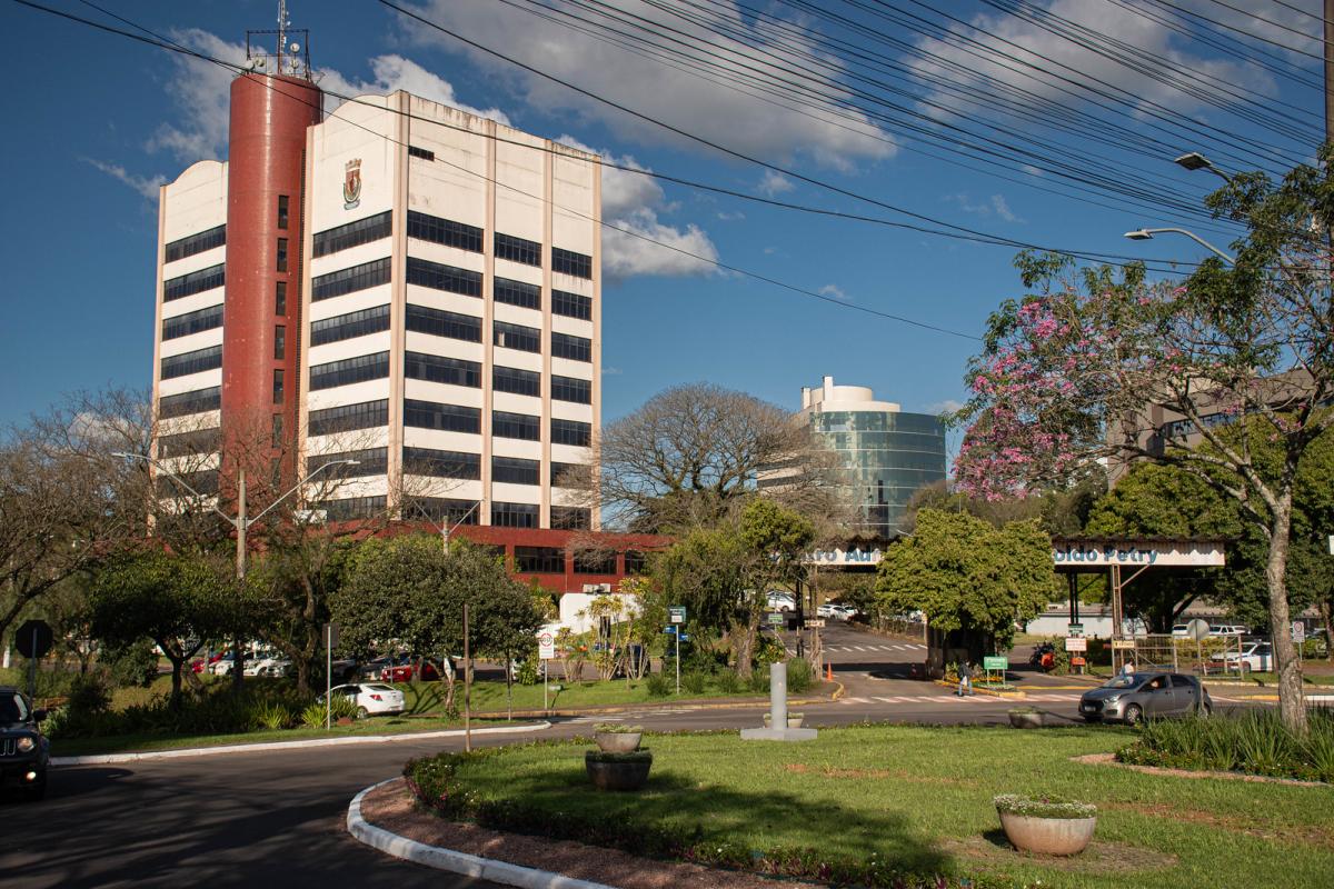 Novo Hamburgo: Projeção de Economia Anual de 2,7 Milhões com Novas Licitações de Serviços Terceirizados