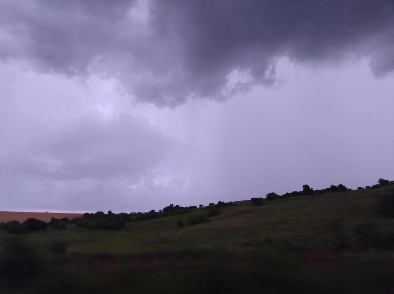 Chuva Forte Esperada no RS no Sábado (25) com Temperaturas Até 35°C