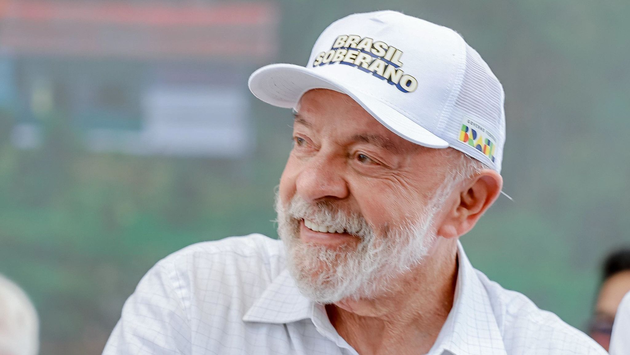 Lula Convida Trump para Celebrar Aniversário com Pedacinho de Bolo