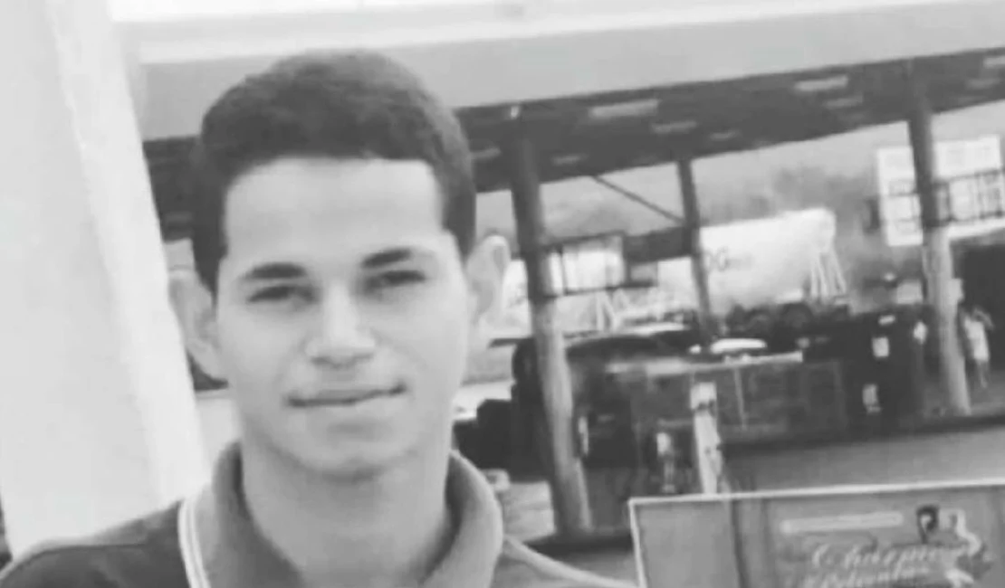 Jovem de 20 Anos Morre no Hospital após Ser Baleado em Tiroteio na Feira