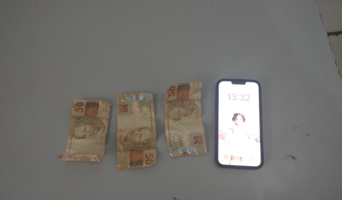 Homem é preso após roubar e vender iPhone de indivíduo bêbado desmaiado por R$ 150