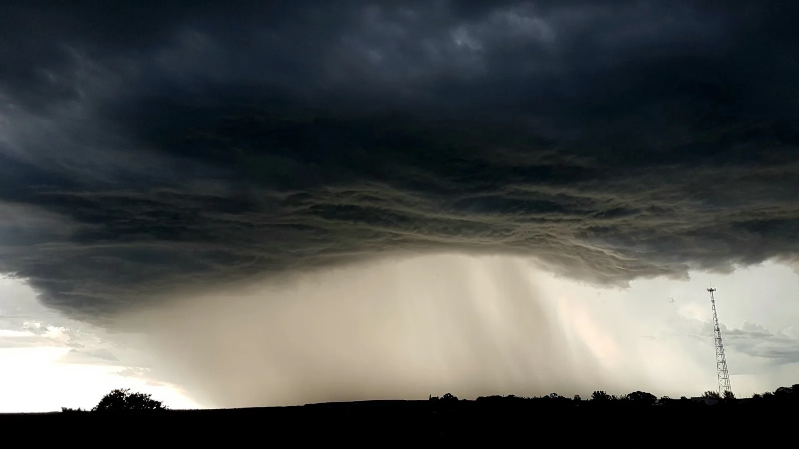 Frente Fria e Chuva Atinge Rio Grande do Sul nesta Terça-feira
