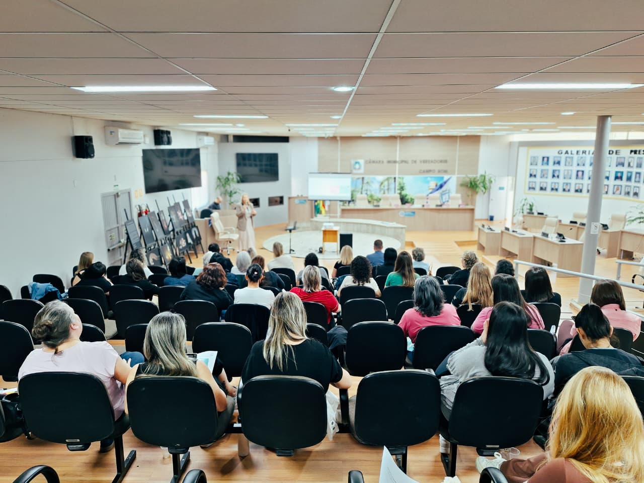 Capacitação em Campo Bom: Profissionais aprendem sobre enfrentamento à violência contra mulheres e meninas