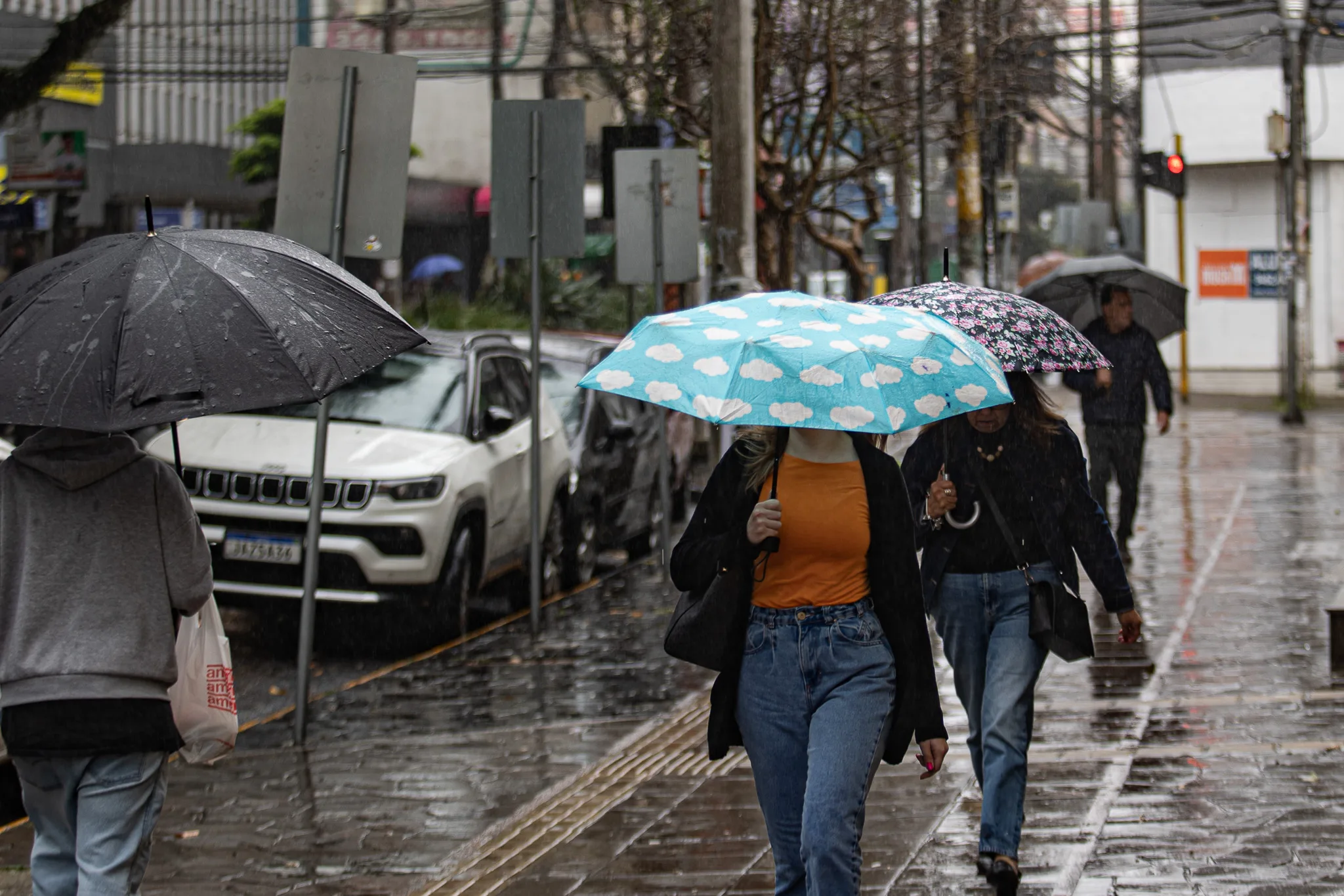 Previsão de Chuva Forte no RS: Sábado (1°) e Domingo (2)